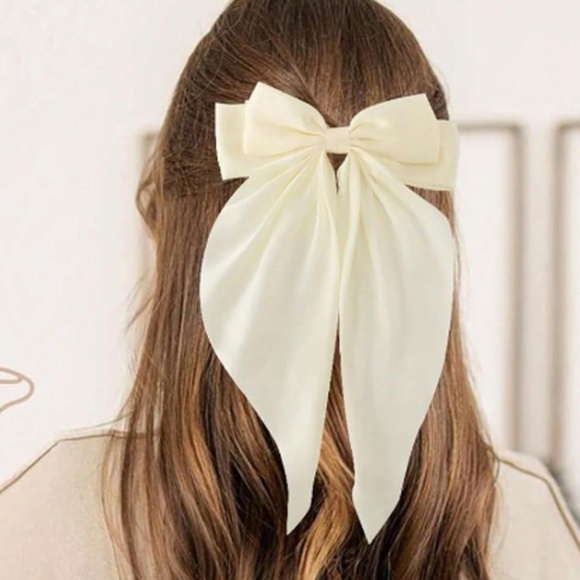 Romantic Large Bow Hair Clips - Picture 4 of 5